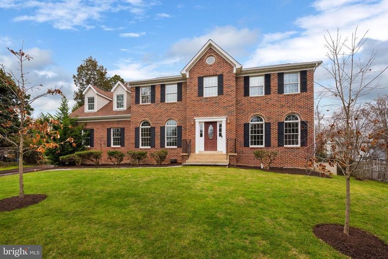 3400 Woodland Ln, Alexandria, VA 22309