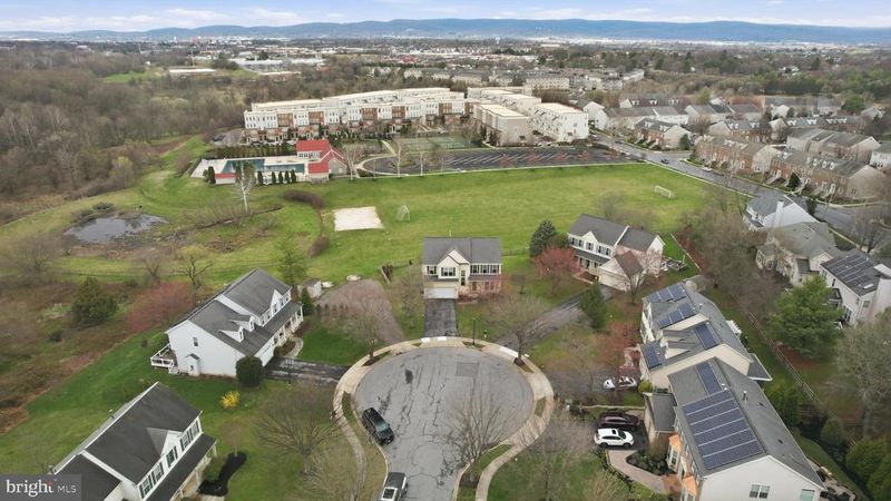 1707 Dearbought Ct, Frederick, MD 21701
