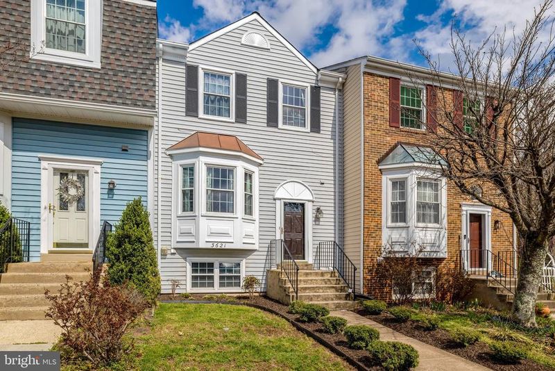 3621 Buckeye Ct, Fairfax, VA 22033
