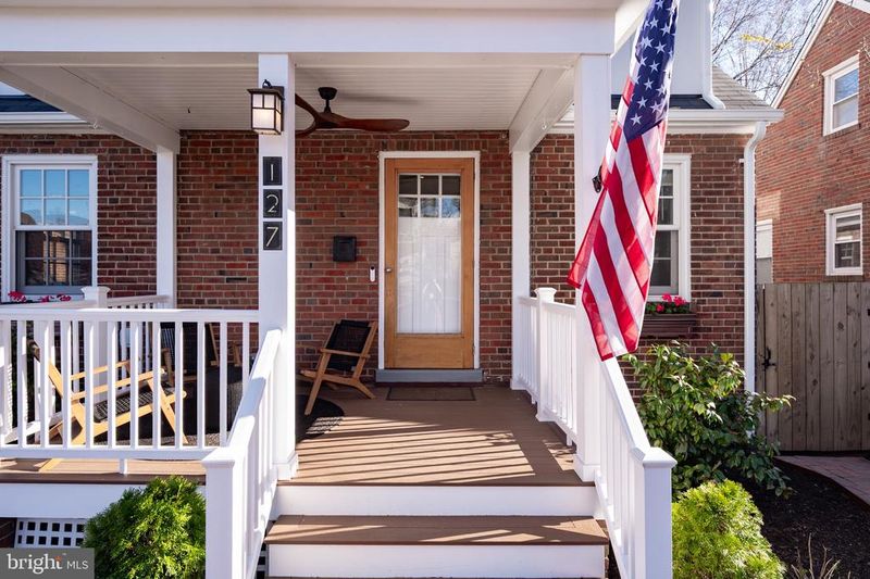 127 E Walnut St, Alexandria, VA 22301