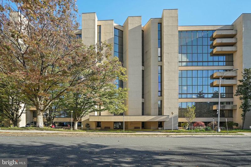 1101 S Arlington Ridge Rd #706, Arlington, VA 22202