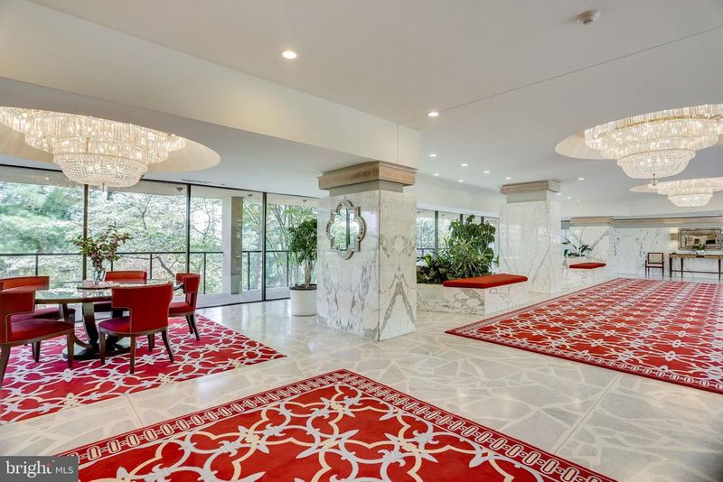 1101 S Arlington Ridge Rd #706, Arlington, VA 22202