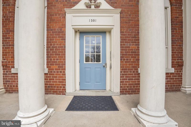 1301 E Abingdon Dr #2, Alexandria, VA 22314