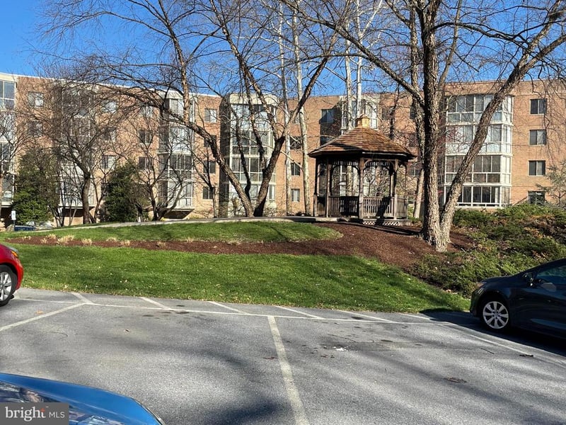 2900 N Leisure World Blvd #212, Silver Spring, MD 20906