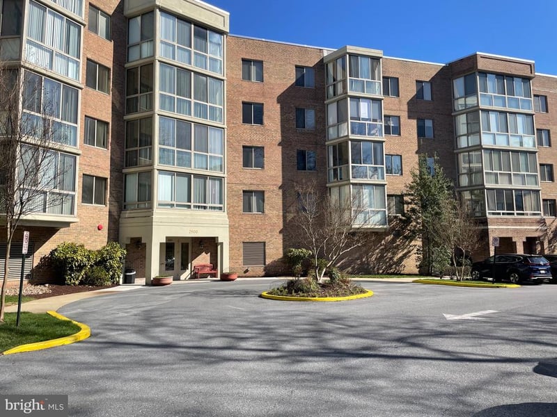 2900 N Leisure World Blvd #212, Silver Spring, MD 20906