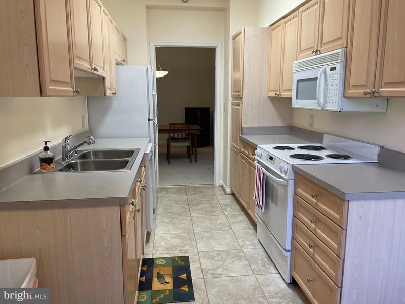2900 N Leisure World Blvd #212, Silver Spring, MD 20906