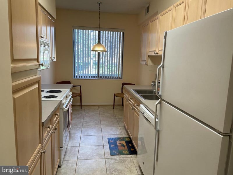 2900 N Leisure World Blvd #212, Silver Spring, MD 20906