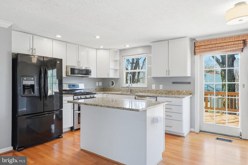 7916 Frye Rd, Alexandria, VA 22309