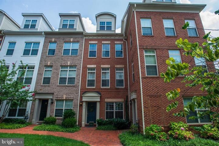 412 N Thomas St N, Arlington, VA 22203