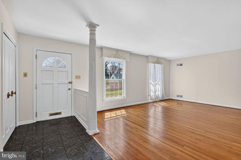 4201 Dunnel Ln, Kensington, MD 20895