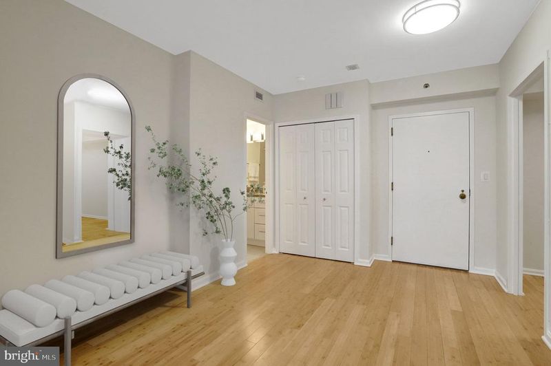 1805 Crystal Dr #1014S, Arlington, VA 22202