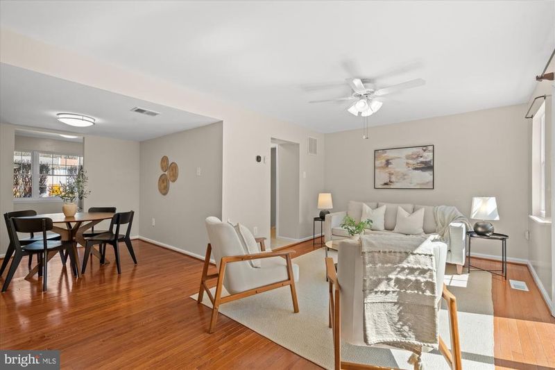 7815 Snead Ln, Falls Church, VA 22043