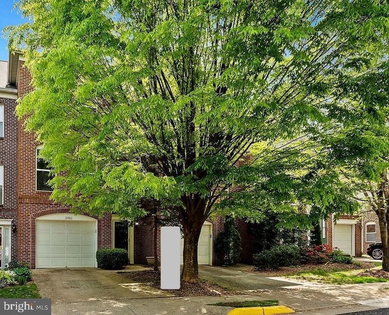12062 Edgemere Cir, Reston, VA 20190
