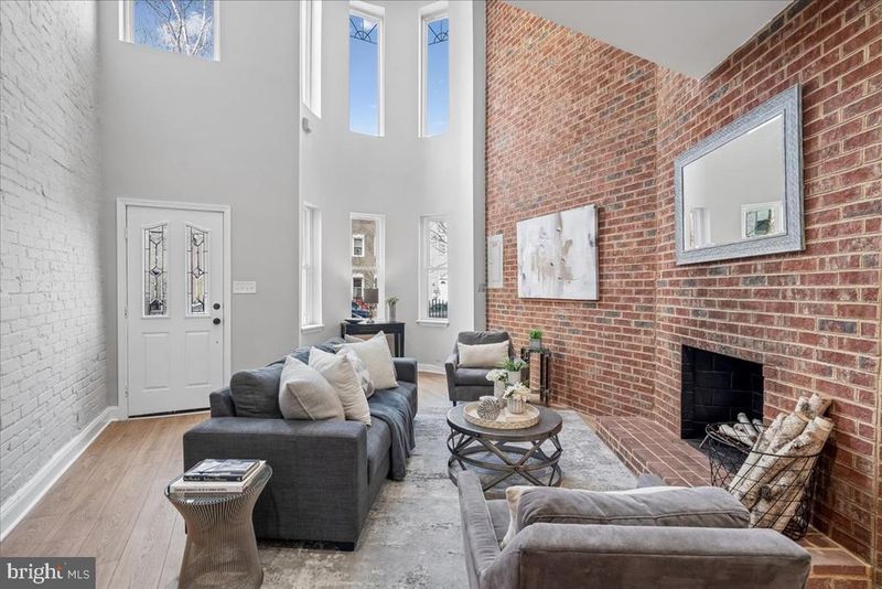 817 4th St NE, Washington, DC 20002