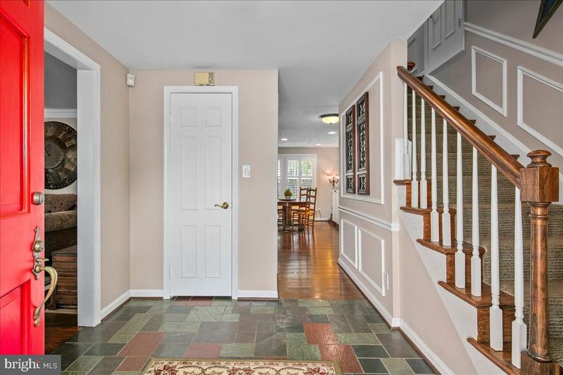 4202 Pickering Pl, Alexandria, VA 22309