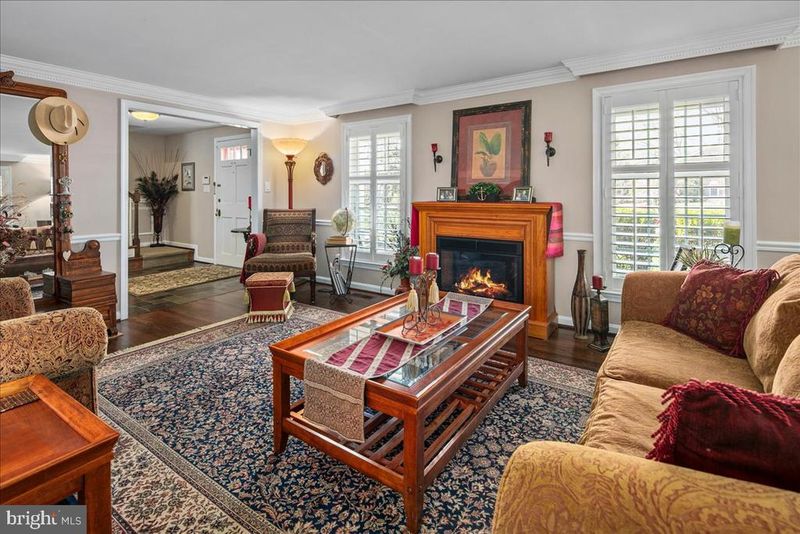 4202 Pickering Pl, Alexandria, VA 22309