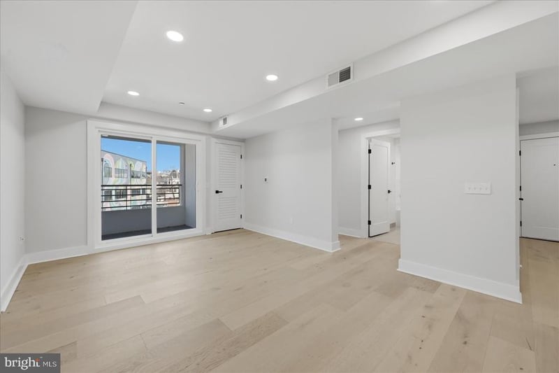 919 12th St NE #303, Washington, DC 20002