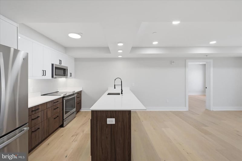 919 12th St NE #303, Washington, DC 20002