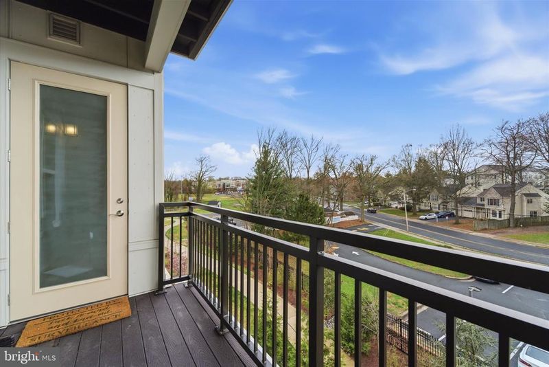 10755 Fairgrounds Dr #320, Fairfax, VA 22030