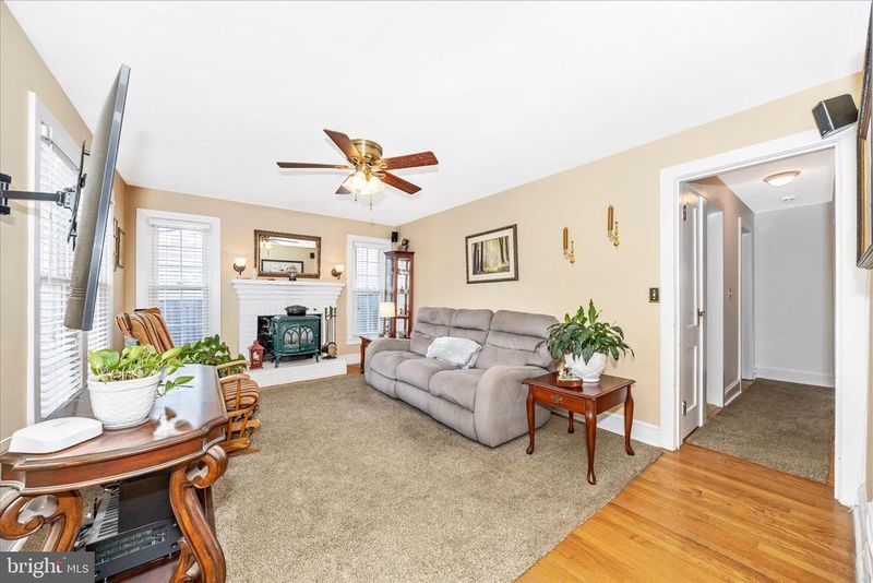 526 Grant Pl, Frederick, MD 21702