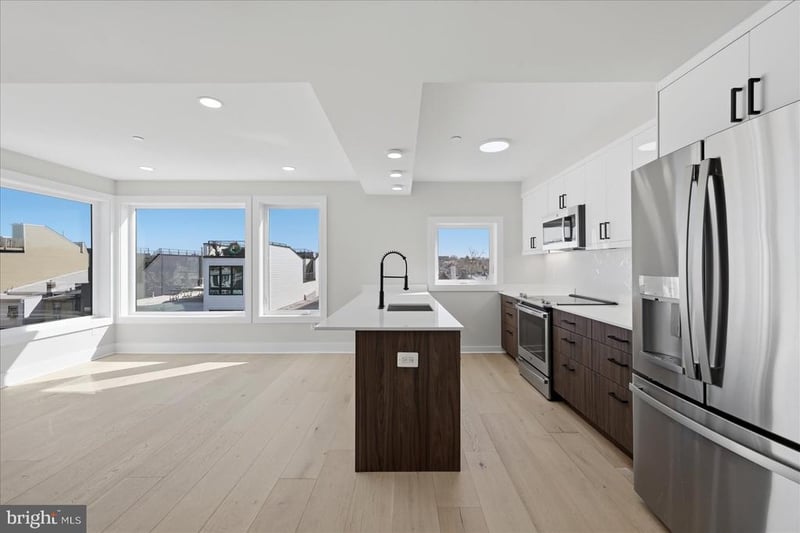 919 12th St NE #404, Washington, DC 20002