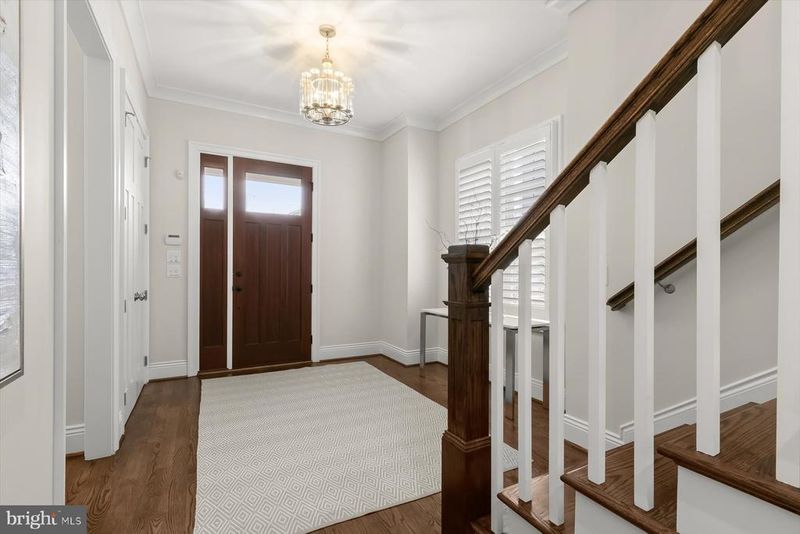 311 Grove Ave, Falls Church, VA 22046
