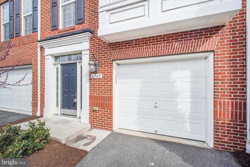 6262 Casdin Dr, Alexandria, VA 22310