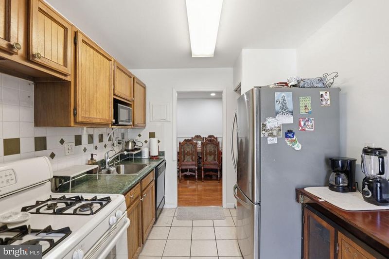 5616 Bismach Dr #101, Alexandria, VA 22312