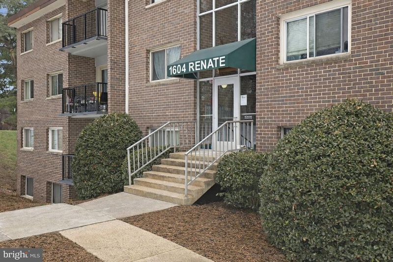 1604 Renate Dr #104, Woodbridge, VA 22192