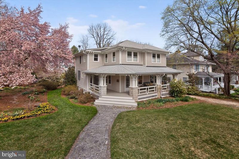 3927 Washington St, Kensington, MD 20895