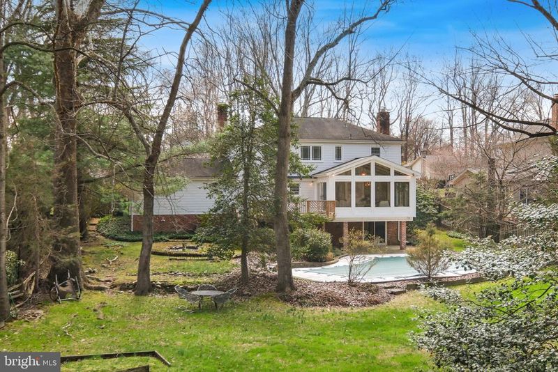 9 Trailridge Ct, Potomac, MD 20854