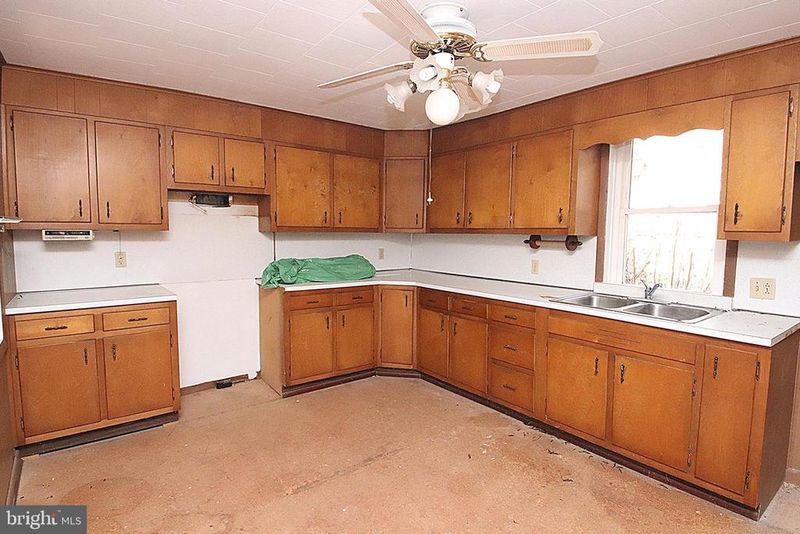 202 E Main St, Burkittsville, MD 21718