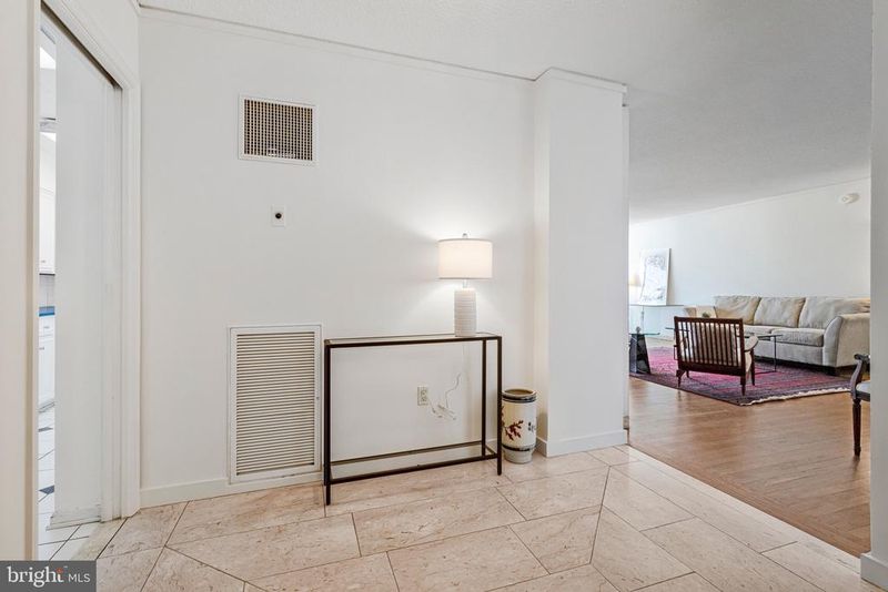 800 25th St NW #1002, Washington, DC 20037