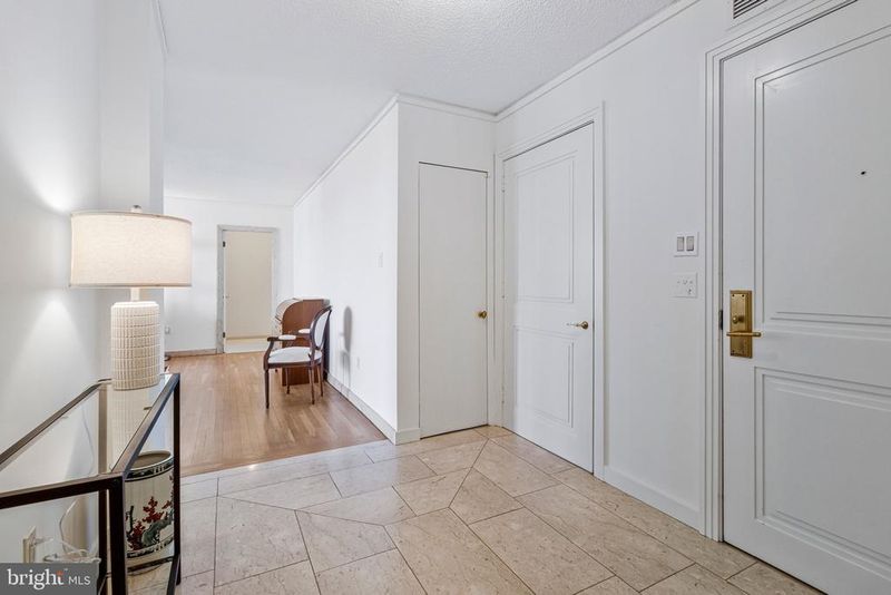 800 25th St NW #1002, Washington, DC 20037