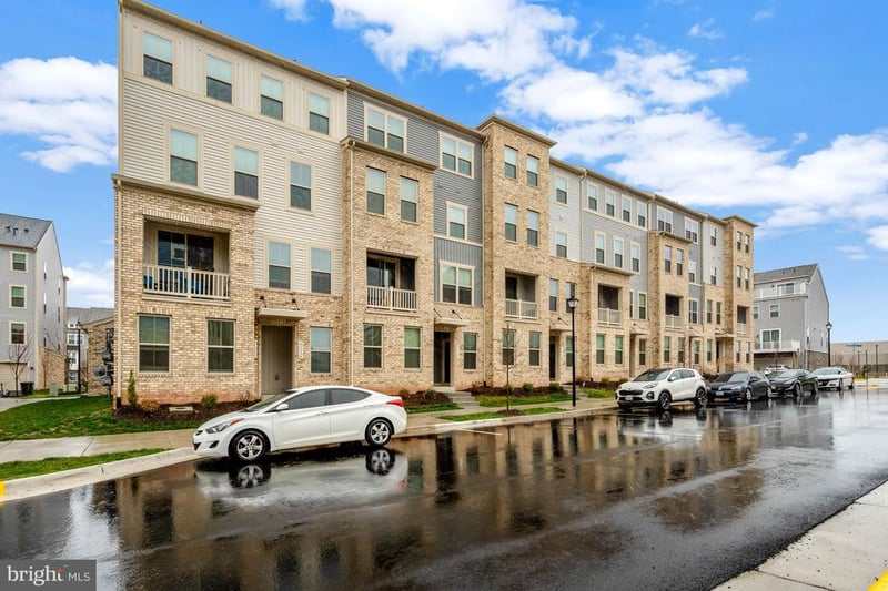 42558 Invergordon Ter, Sterling, VA 20166