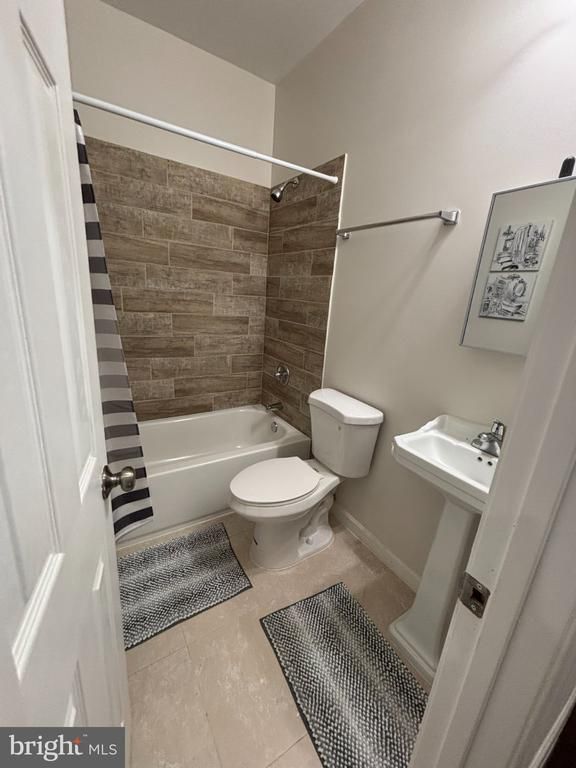 6005 Eads St NE, Washington, DC 20019