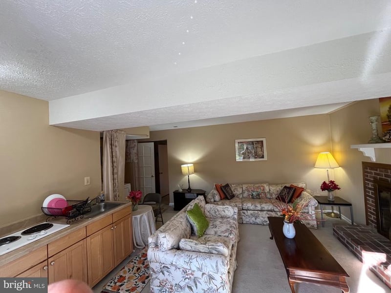 6220 Hidden Canyon Rd, Centreville, VA 20120