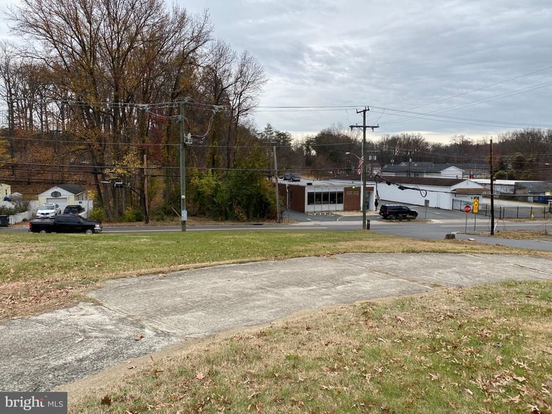 4000 Post St, Triangle, VA 22172