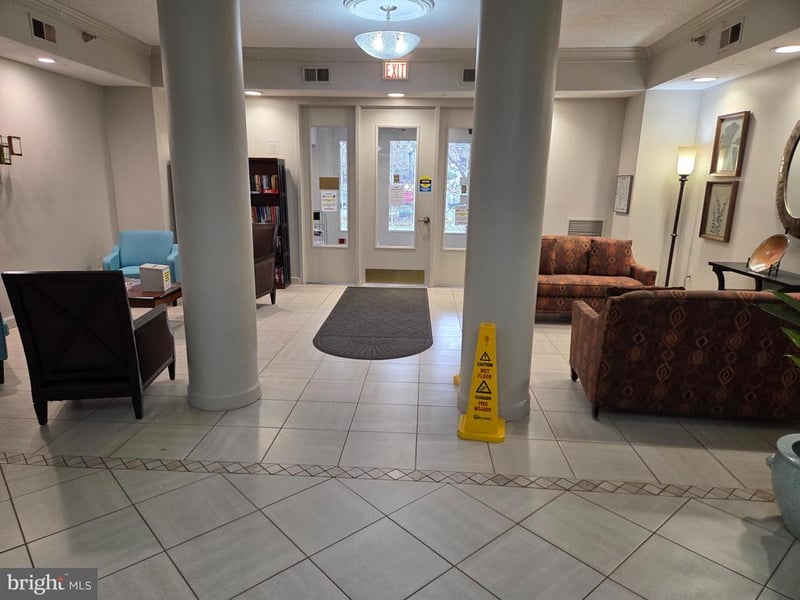 2900 N Leisure World Blvd #212, Silver Spring, MD 20906