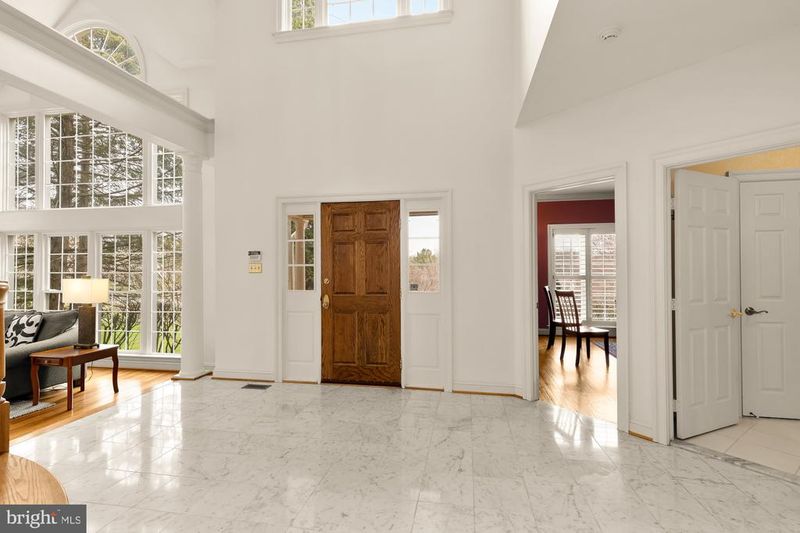 10009 Thompson Ridge Ct, Great Falls, VA 22066