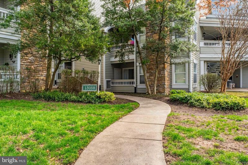 13058 Autumn Woods Way #105, Fairfax, VA 22033