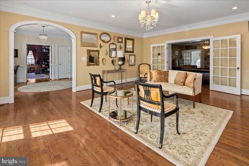 9498 Lynnhall Pl, Alexandria, VA 22309