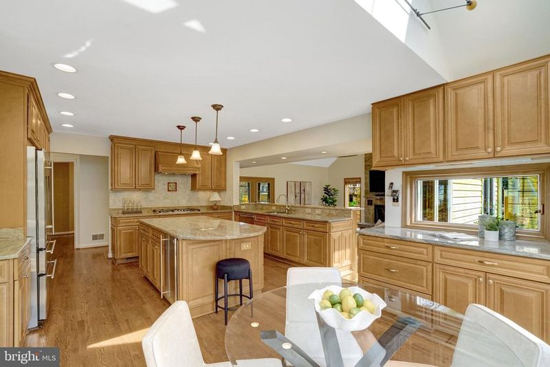 200 N Underwood St, Falls Church, VA 22046