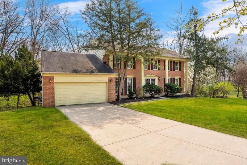 3705 Templeton Pl, Alexandria, VA 22304