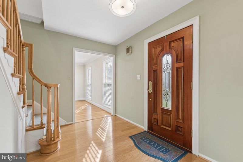 2302 Tanglevale Dr, Vienna, VA 22181