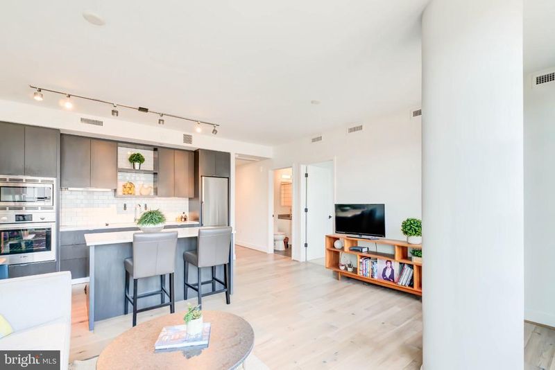 1300 4th St SE #414, Washington, DC 20003