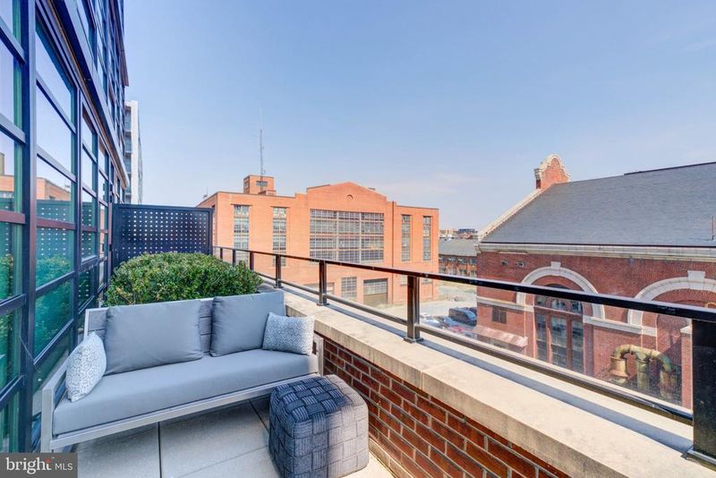 1300 4th St SE #414, Washington, DC 20003