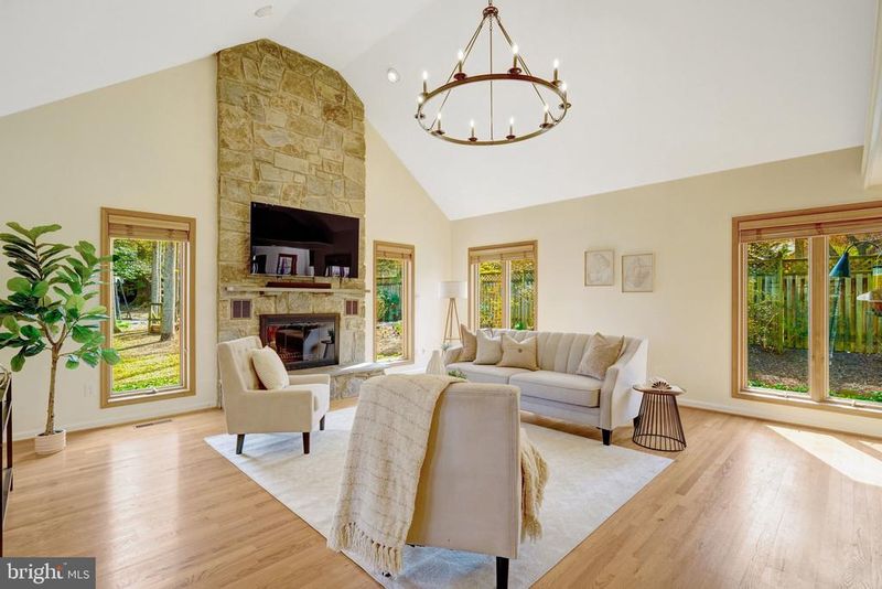 200 N Underwood St, Falls Church, VA 22046