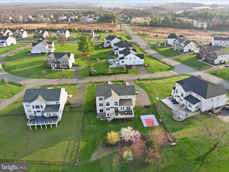 42580 Deer Isle Dr, Chantilly, VA 20152