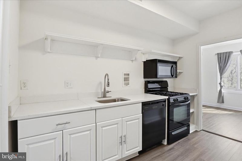 3100 S Manchester St #116, Falls Church, VA 22044